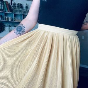 Vintage 50s Ivy League Originals pale yellow plisse pleated crinkled midi skirt